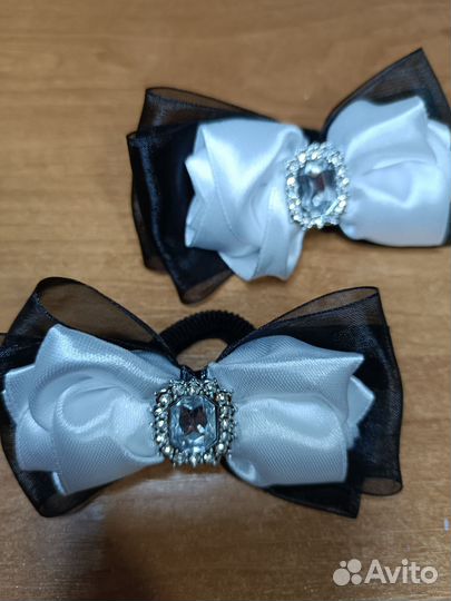 Пара нарядные бантов