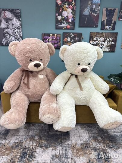 Мягкий плюшевый мишка