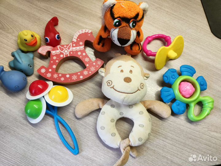 Игрушки для малышей пакетом
