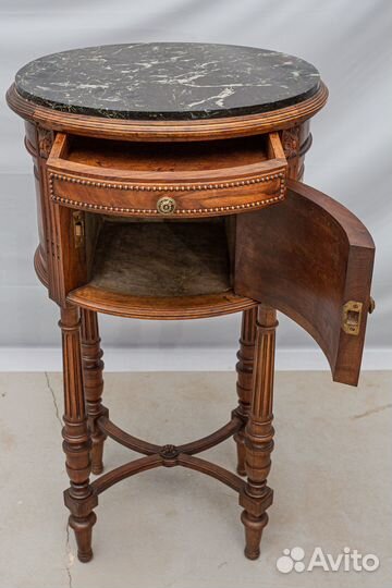 Тумба старинная в стиле классицизм