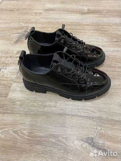 Туфли лакированые для девочки из натуральной кожи