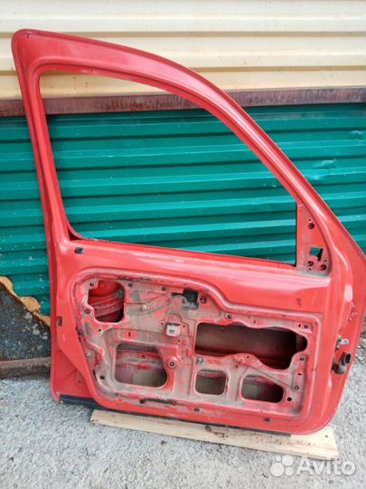 Дверь передняя левая Renault Kangoo K9K704 2004