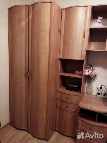 Детская стенка со столом и шкафом