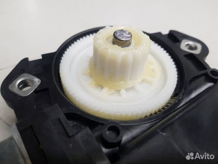 Моторчик люка