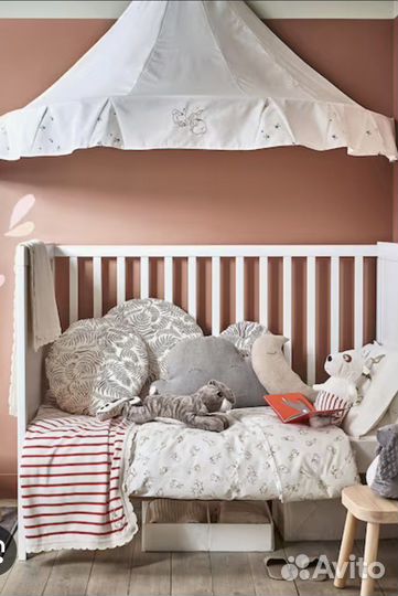 Балдахин над кроватью