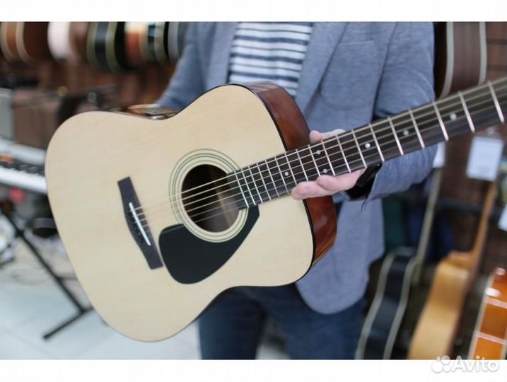 Yamaha F310 акустическая гитара