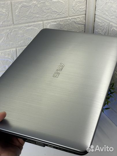 Ноутбук Asus 4ядра/Nvidia Geforce/ SSD