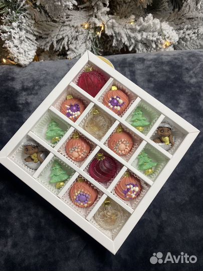 Новогодние шоколадные наборы