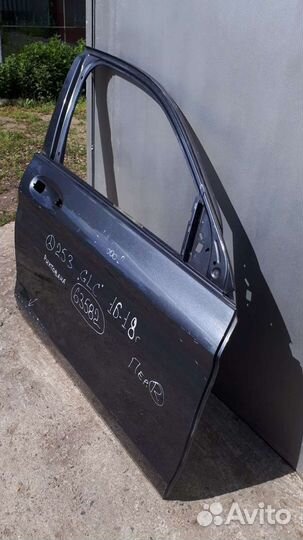 Продам переднюю правую дверь