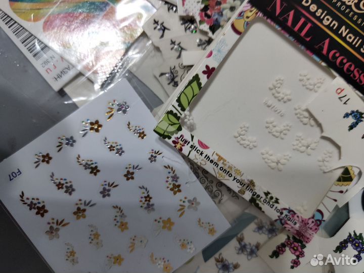 Наклейка на ногти