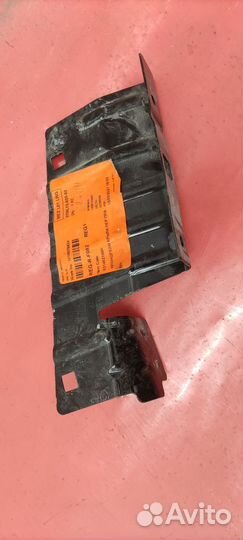 Кронштейн крыла передний правый Renault Kaptur