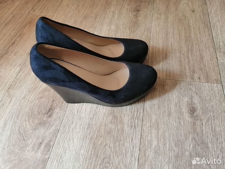 Продаются туфли, высокий каблук-горка