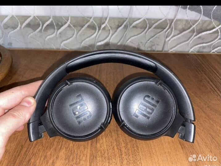 Беспроводные наушники jbl 560bt