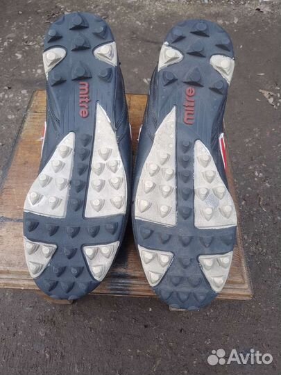 Спортивная обувь(футбол)