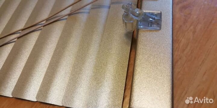 Жалюзи алюминиевые золотистые, ширина 80