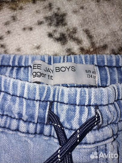 Продам джинсы