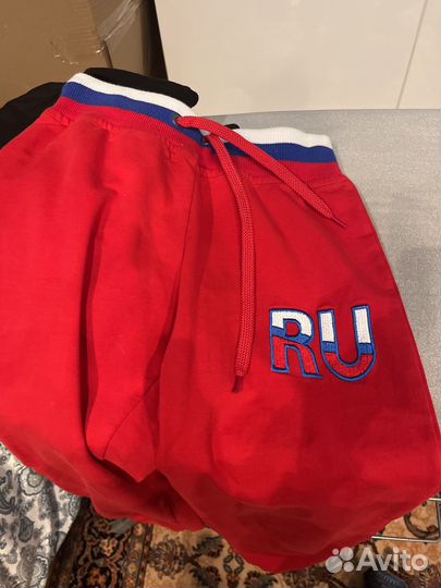 Спортивные штаны