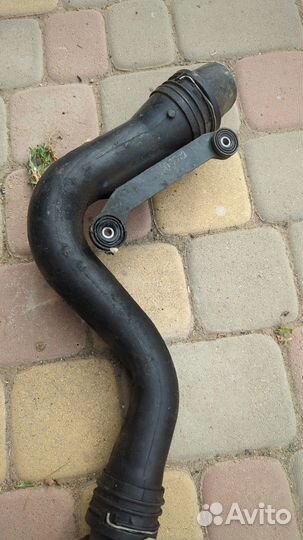 Патрубок интеркулера Volkswagen Passat