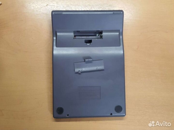 Калькулятор с двумя дисплеями