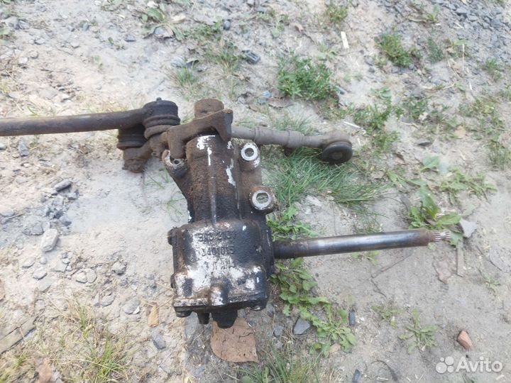Рулевой редуктор с тягами 2107