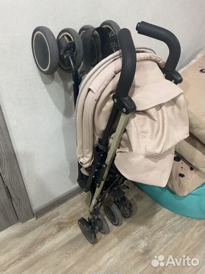 Прогулочная коляска трость