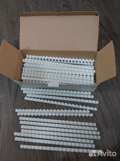 Пружины для переплета пластмассовые продаются