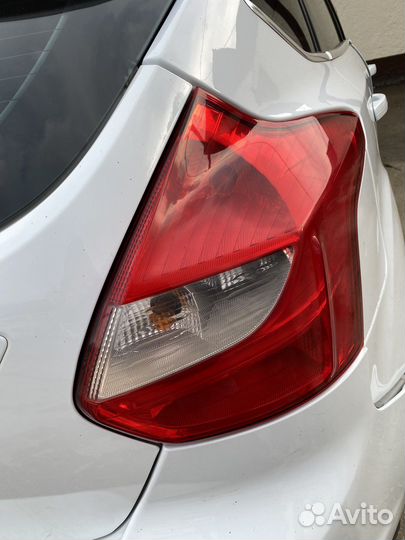 Фонарь задний правый Ford Focus 3