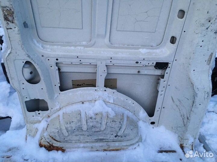Крыло заднее правое Volkswagen Transporter