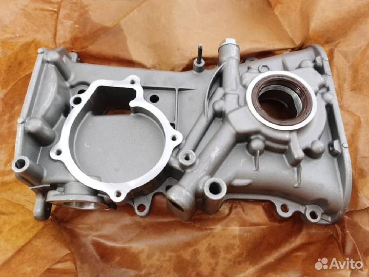 Крышка передняя грм с маслонасосом Ниссан 2F000