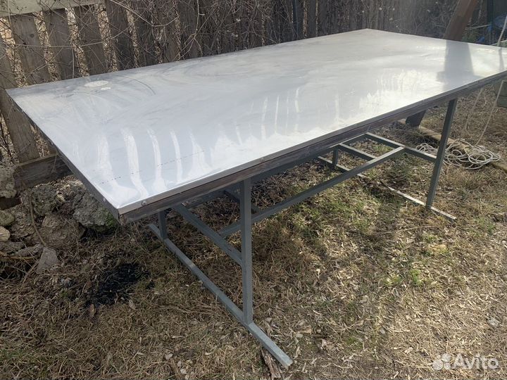 Кухонный стол