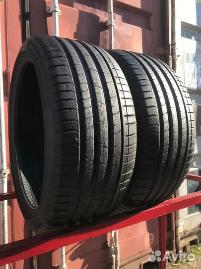 Pirelli P Zero PZ4 265/35 R20 99Y