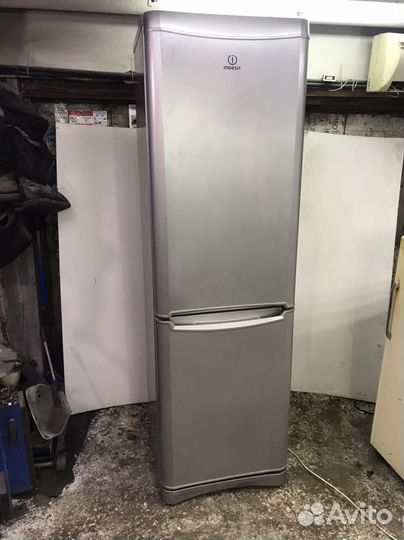 Холодильник Indesit