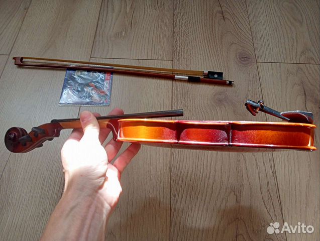 Скрипка 1/8 со смычком и 4ой струной объявление продам