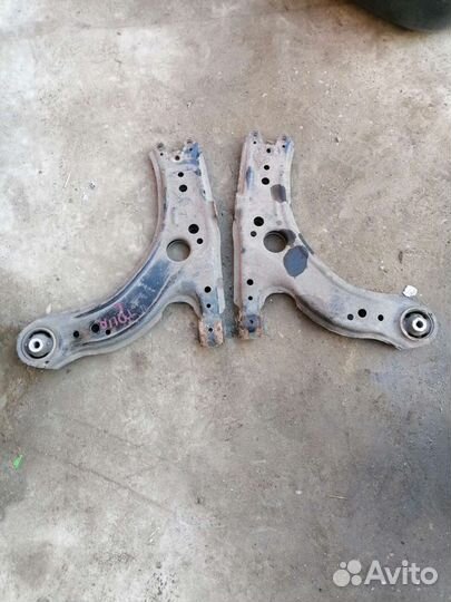 Рычаг передней подвески Шкода Октавия тур