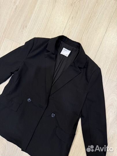 Пиджак женский bershka S