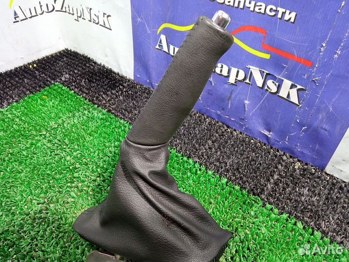 Рычаг стояночного тормоза Nissan Pathfinder