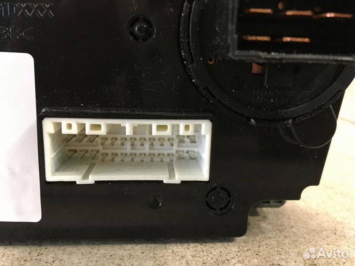 Блок управления климатической установкой Kia Caren