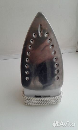 Утюг Zanussi ZDB 1650