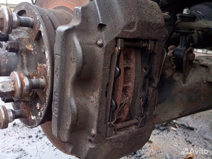 Суппорт передний Лексус лх 470