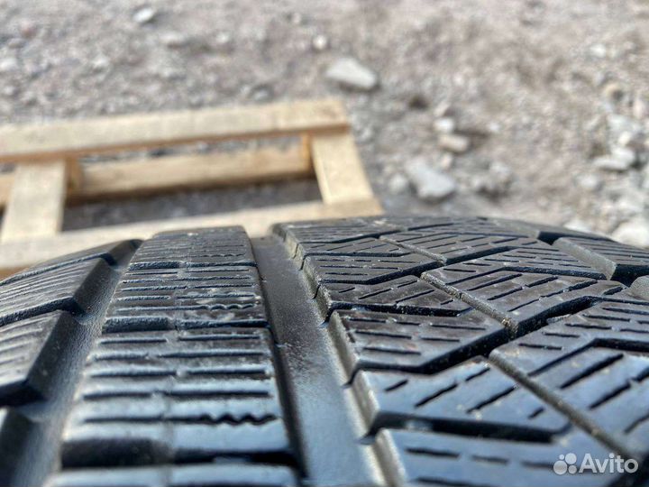 Pirelli Ice Asimmetrico 225/50 R17