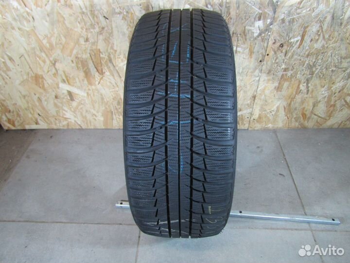 Bridgestone Blizzak LM-001 235/45 R18