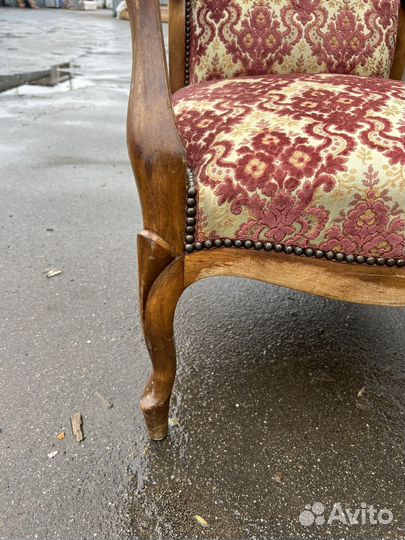 Антикварный стул