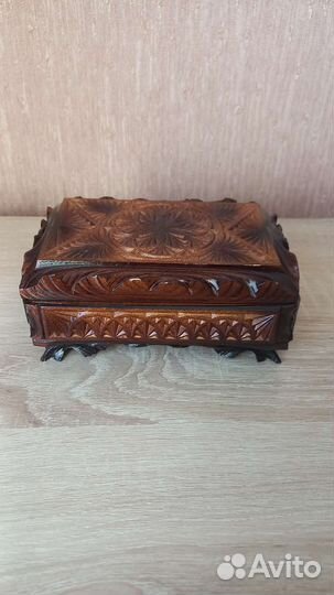 Шкатулка деревянная