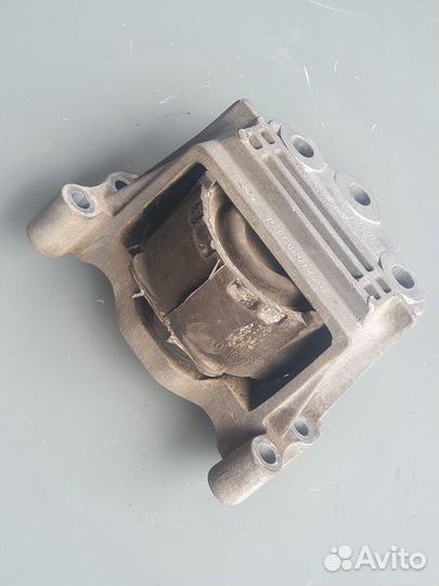 Подушка двигателя правая Ford Transit