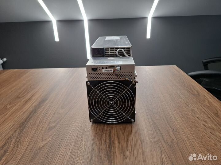 Asic майнер Whatsminer M30S++ 106Th Б/у