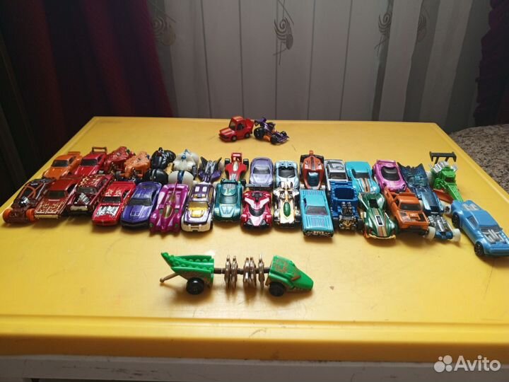 Машинки hot wheels