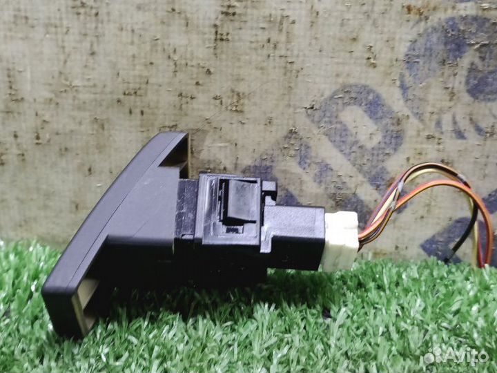 Кнопка аварийной сигнализации Suzuki Sx4 хэтчбек