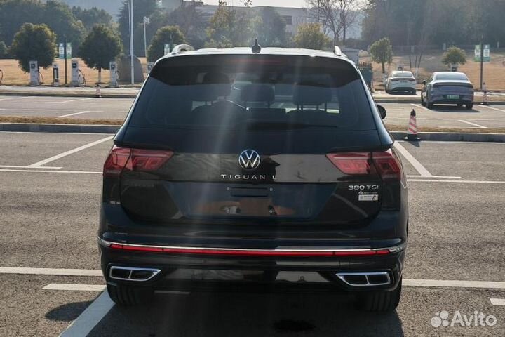 Volkswagen Tiguan 2.0 AMT, 2022, 32 000 км