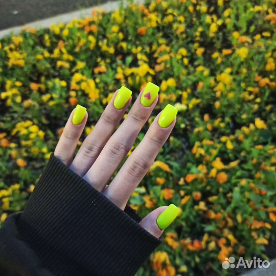 Маникюр с покрытием гель-лаком