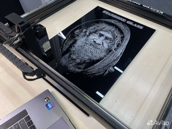 Гравировальный станок по камню для памятников